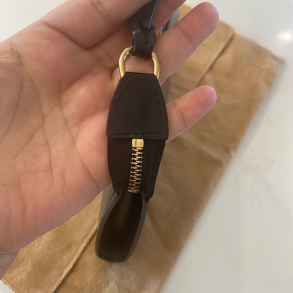 VINTAGE Louis Vuitton Epi Pochette Accessories - Picture 12 of 16